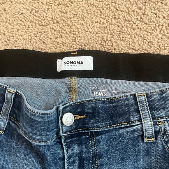 Jeans - Picture 2 of 3